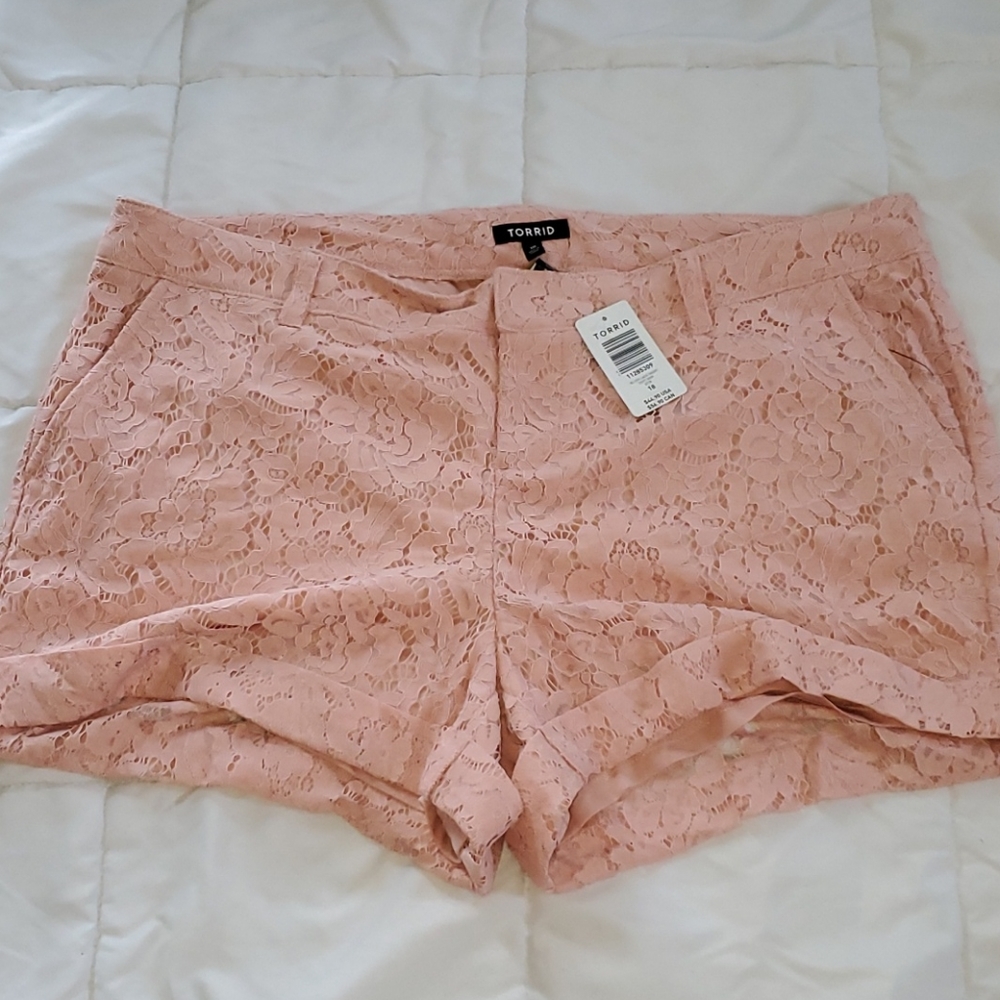 Torrid NWT Pink Lace Shorts